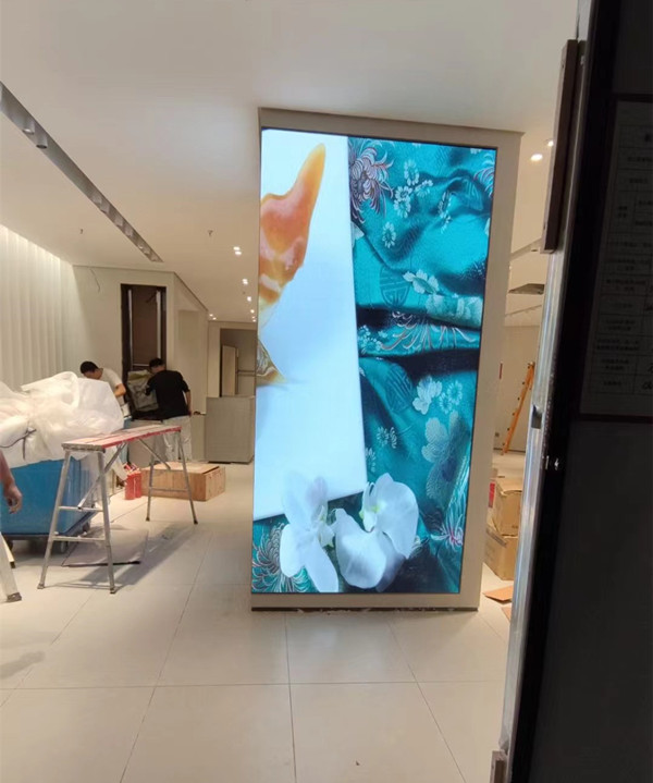 和田商场门店转角LED显示屏